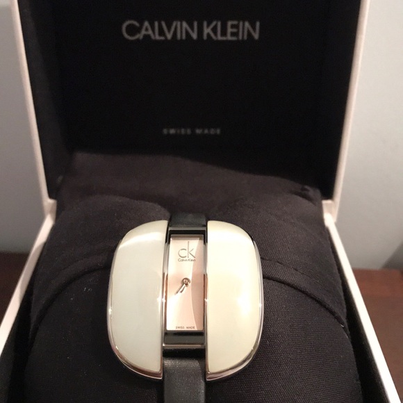 Women’s Calvin Klein watch - Picture 2 of 4